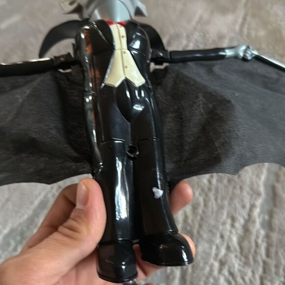 VTG RARE Halloween Magical Key Flying Vampire Decor W/ Flashing Red Eyes -Tested - Picture 3 of 5